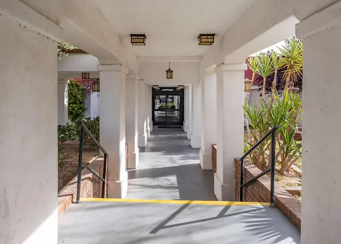 Pet Friendly hotel: Quality Inn Barstow Route 66